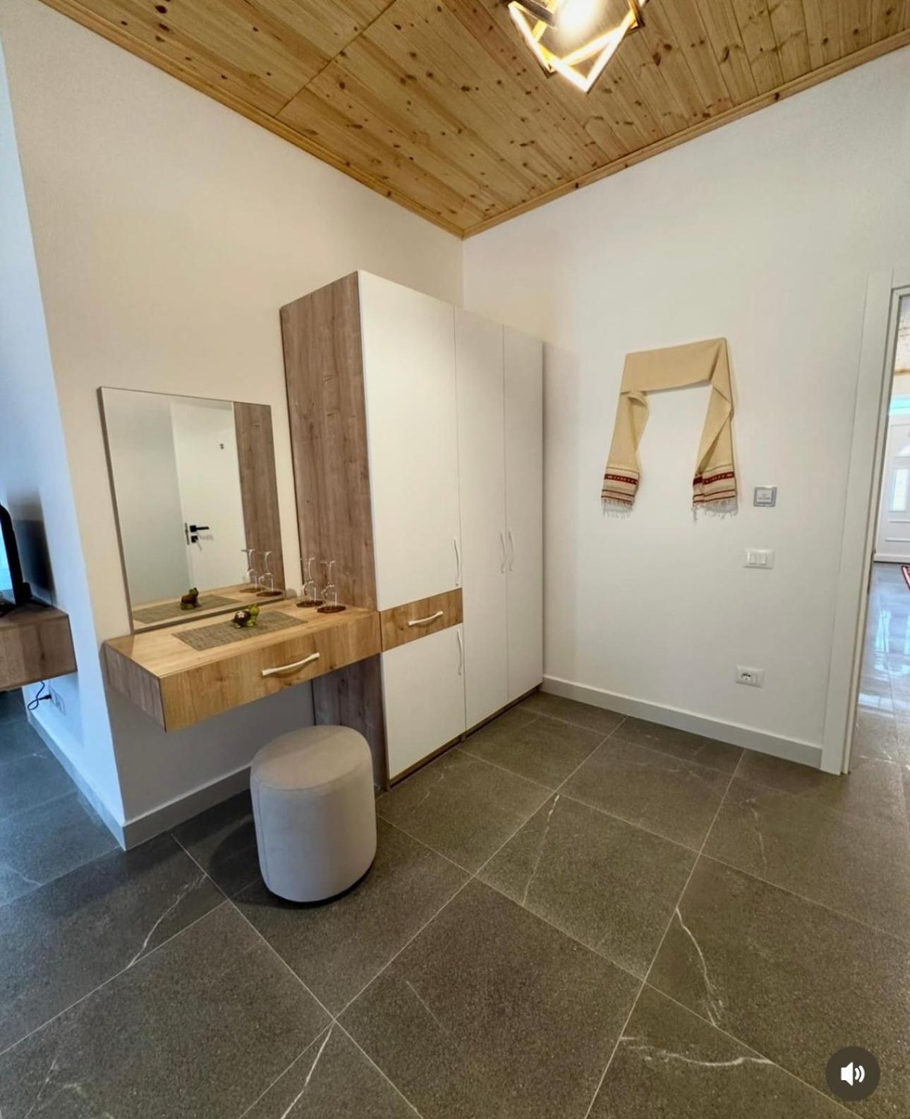 Qyteza Guest House & Camping Shkodër エクステリア 写真