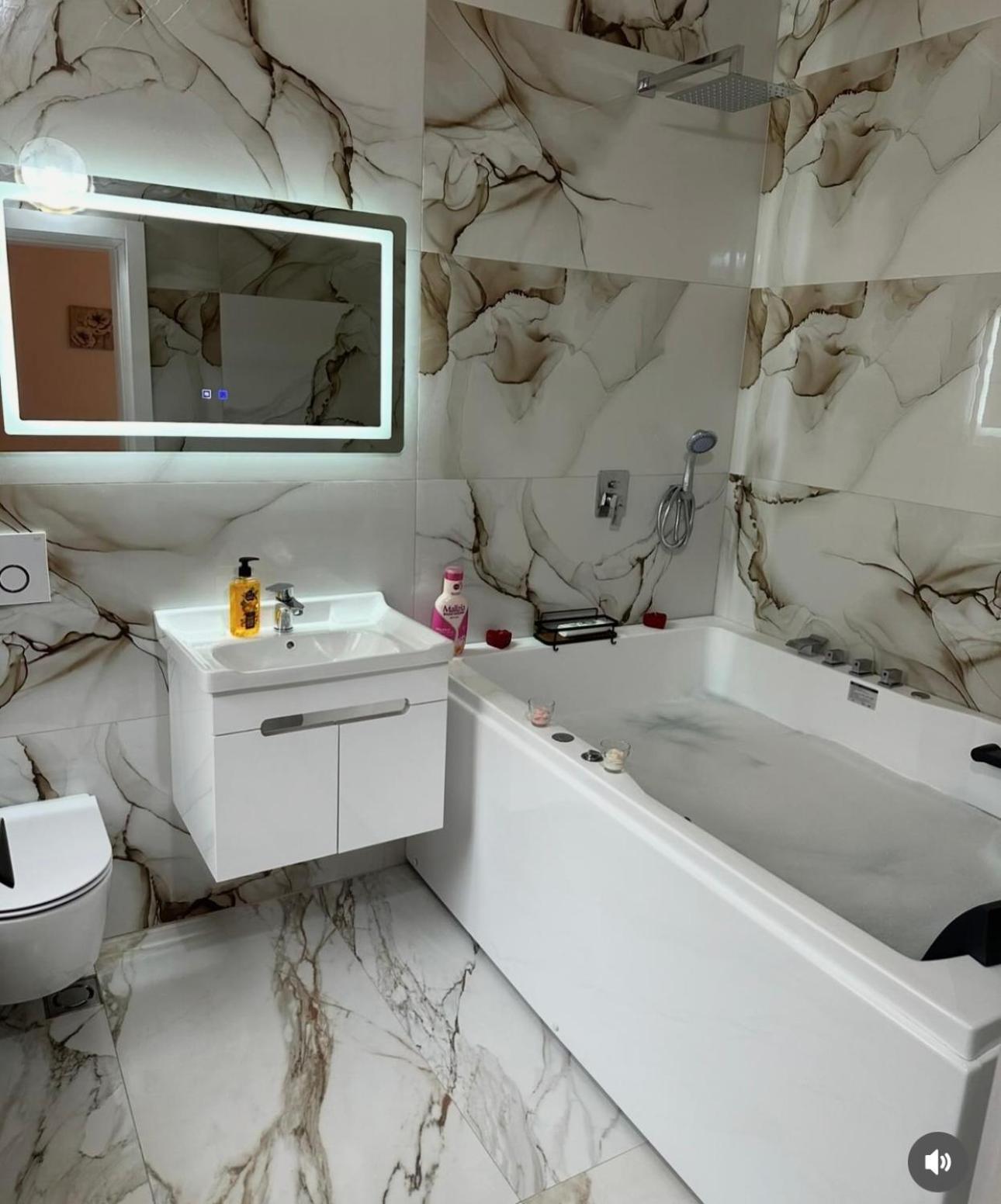 Qyteza Guest House & Camping Shkodër エクステリア 写真