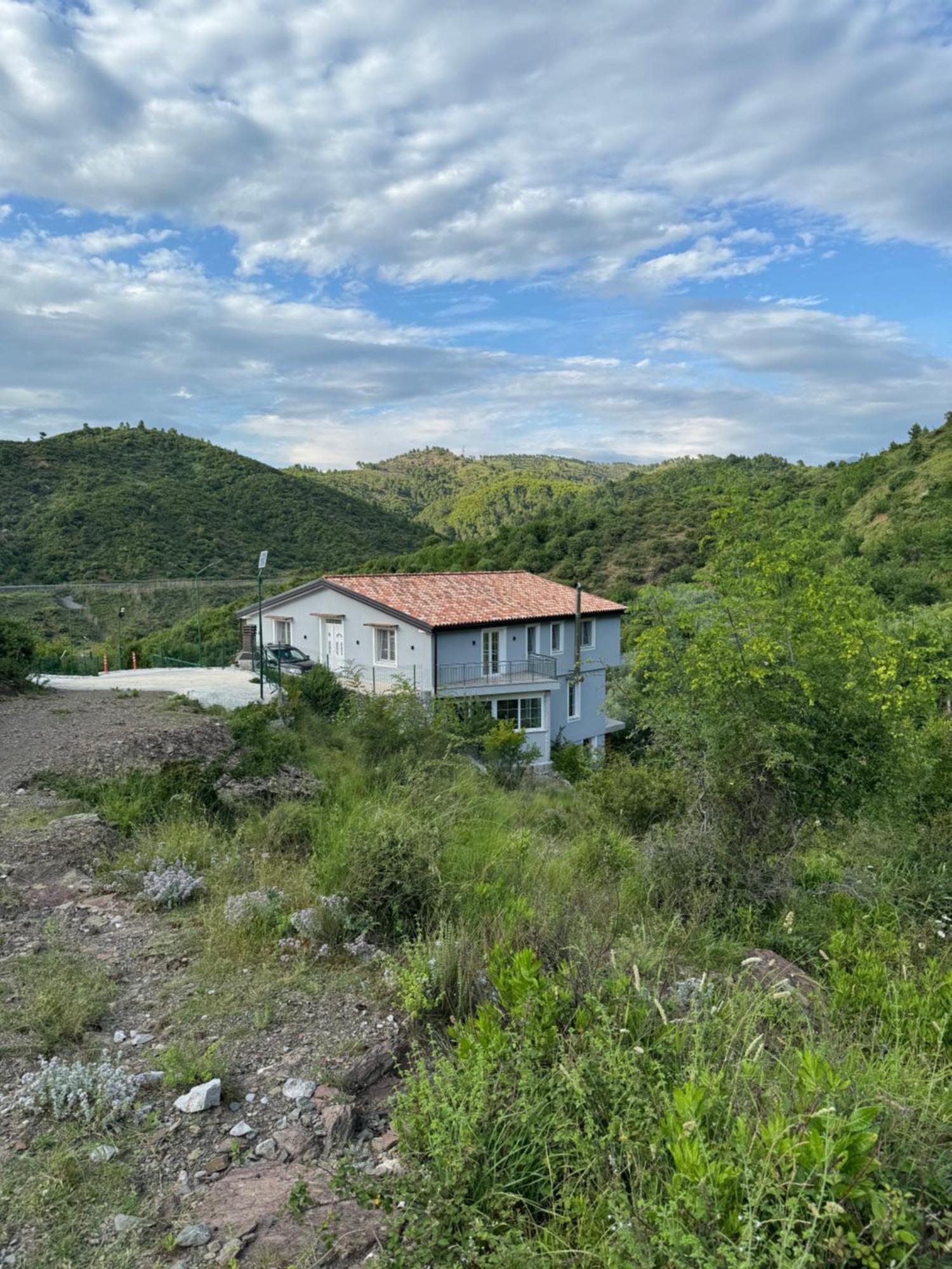 Qyteza Guest House & Camping Shkodër エクステリア 写真