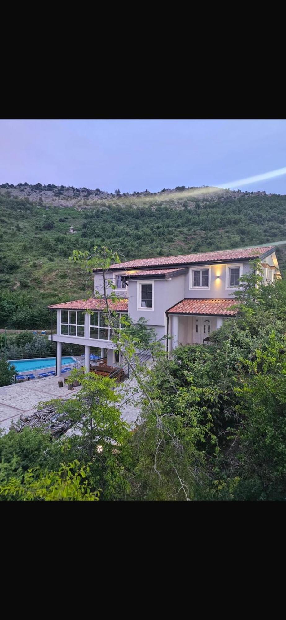 Qyteza Guest House & Camping Shkodër エクステリア 写真