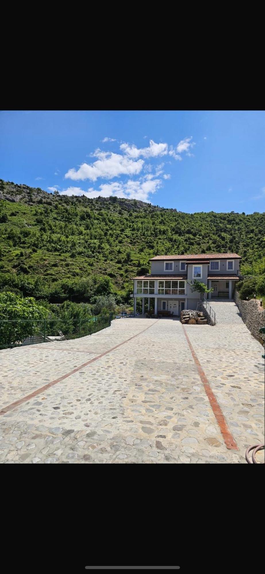 Qyteza Guest House & Camping Shkodër エクステリア 写真